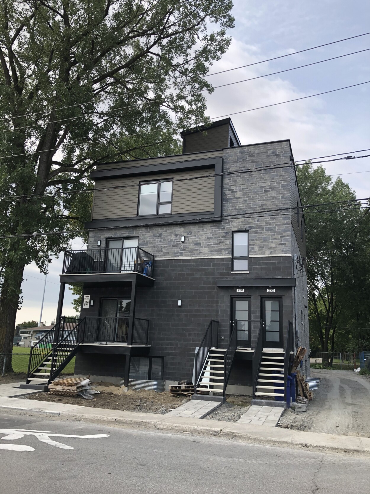 Le 232 Avenue Laval